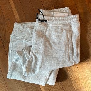 NWT Mens AE sweatpants size M